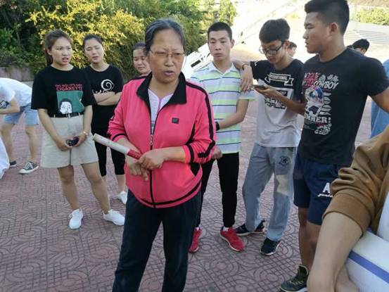 6500D46F30992ADF4F7BB79D97586A1E